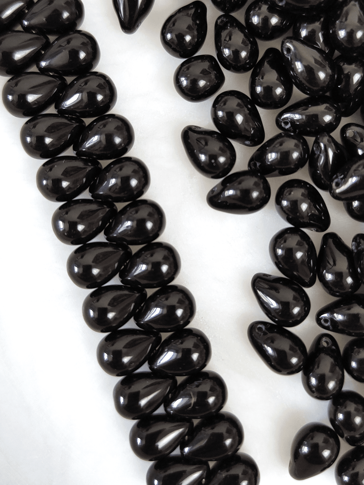 Drop beads 6x9mm - black