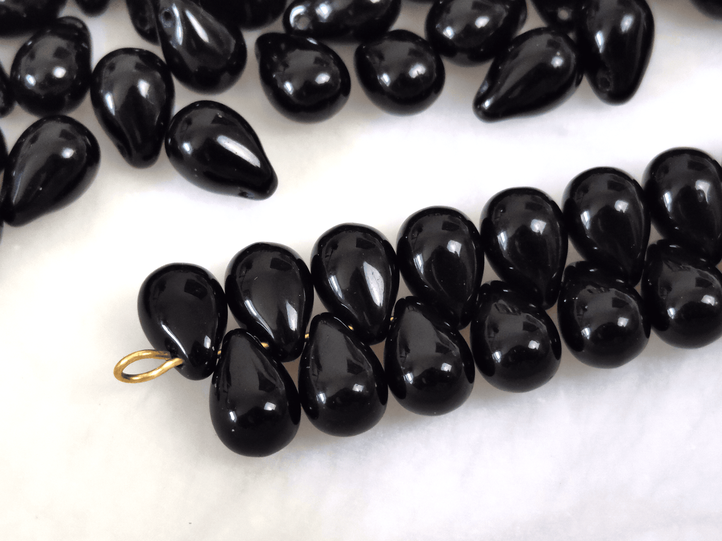 Drop beads 6x9mm - black