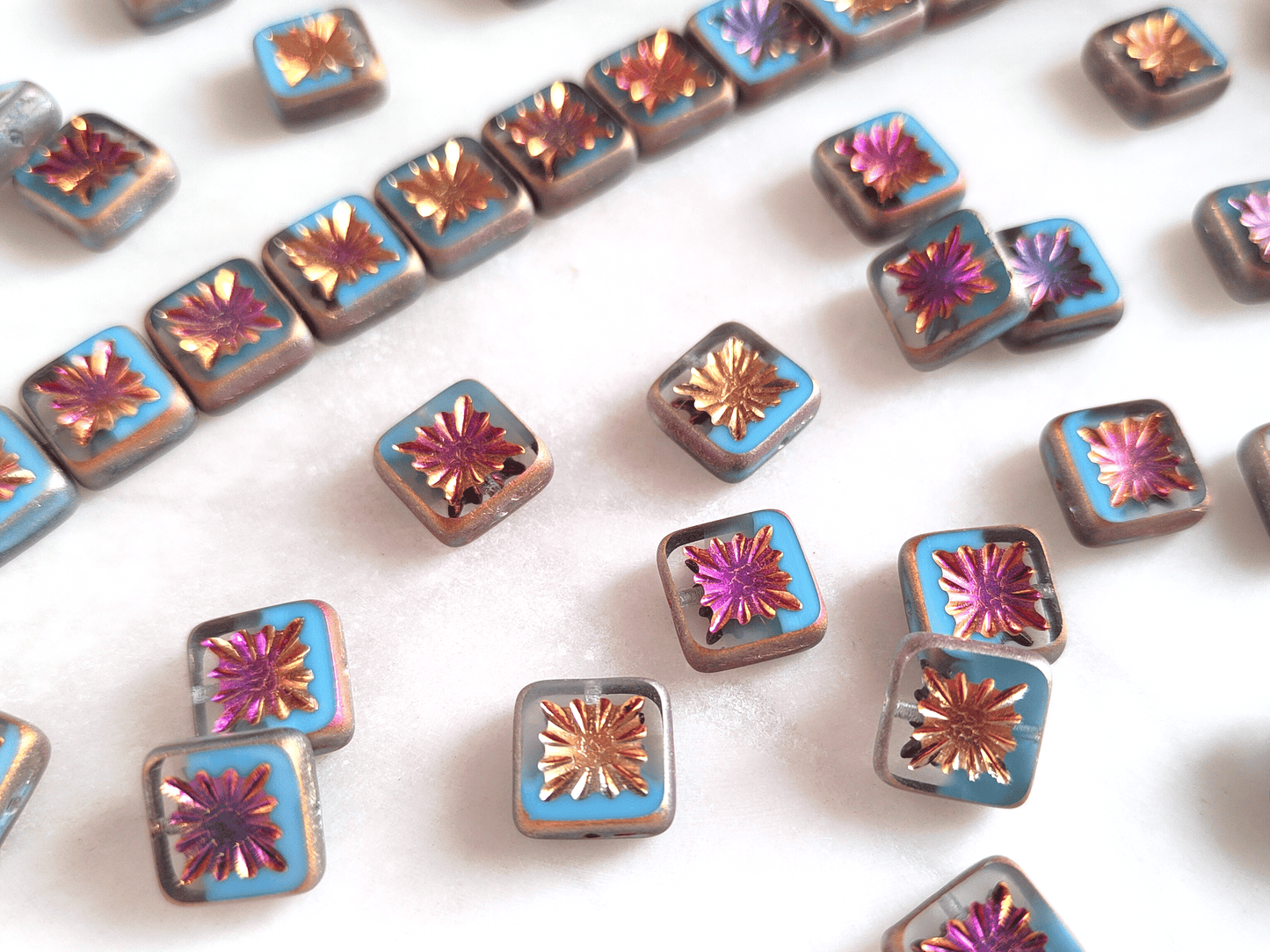 Quadratische Kiwi Ornamente 10mm - Hellblau Marea